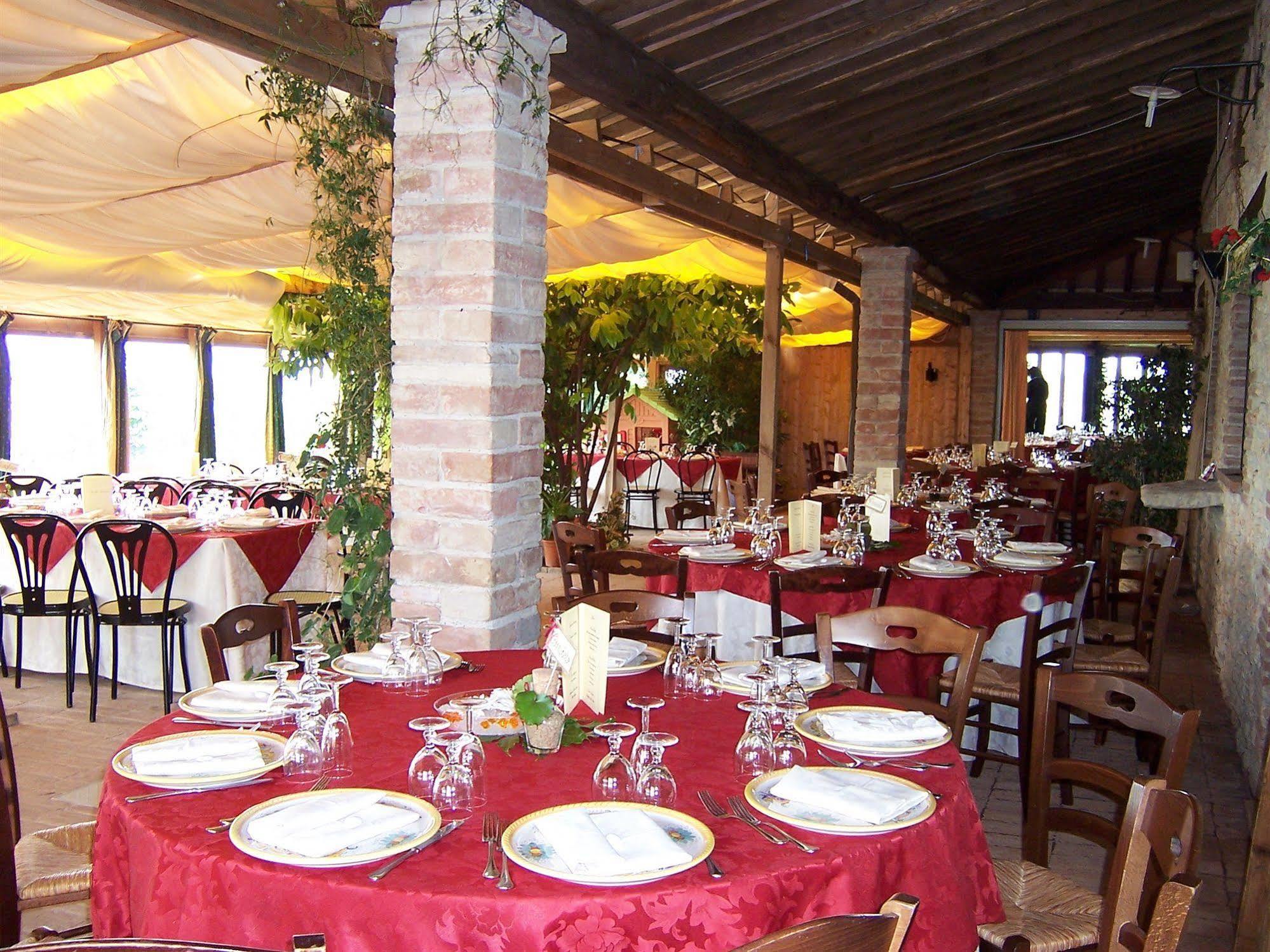 Agriturismo La Casella San Terenziano Ngoại thất bức ảnh